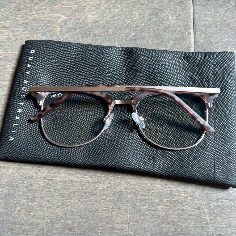 Quay Blue Light Glasses - Picture 3 of 3